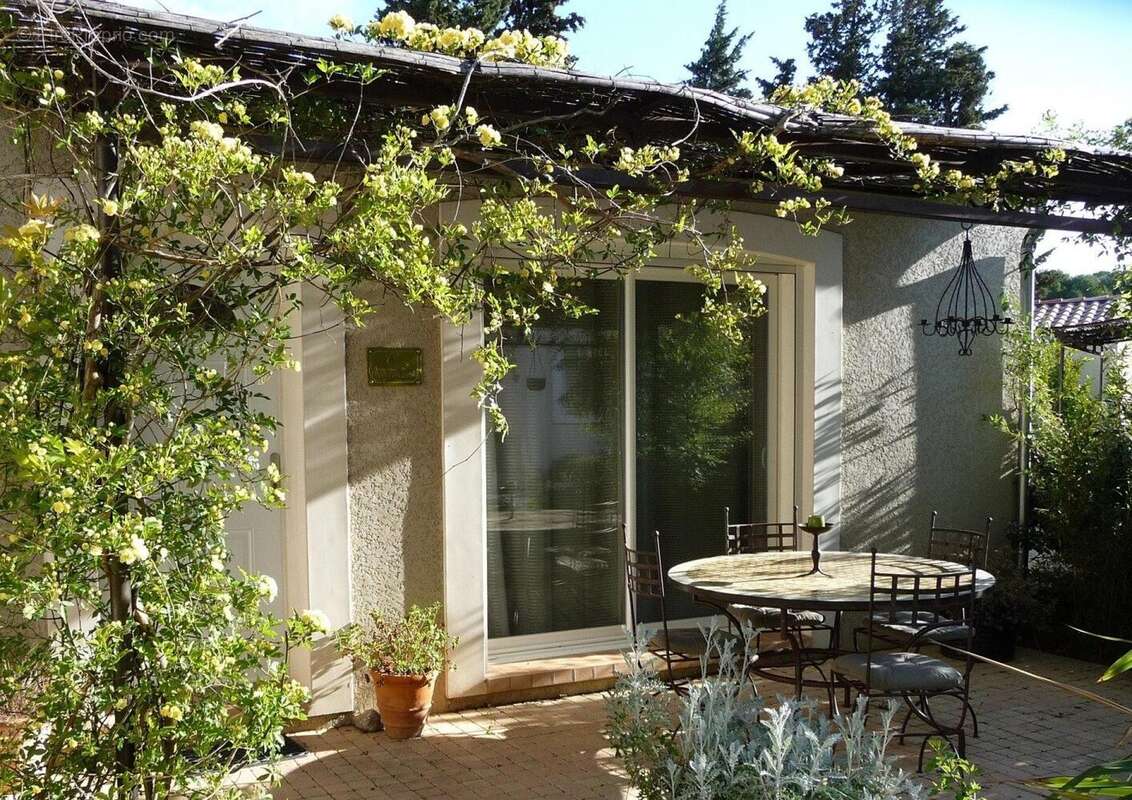 Maison 610 m² à Pezenas  - photo 2