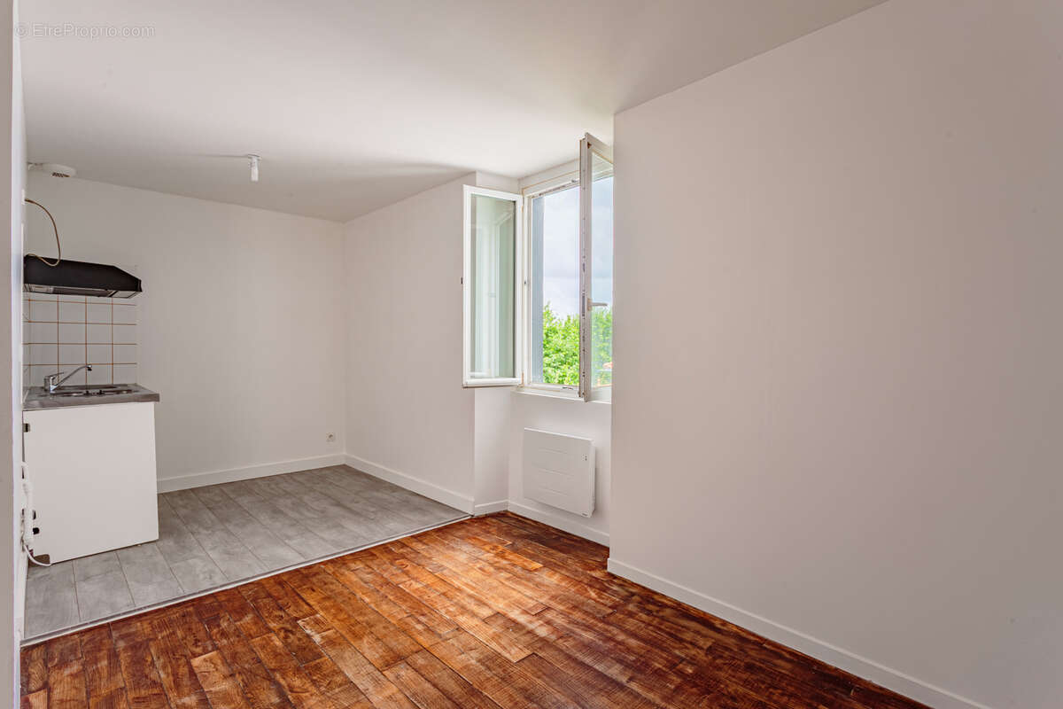 A vendre appartement t2 centre ville - photo 2