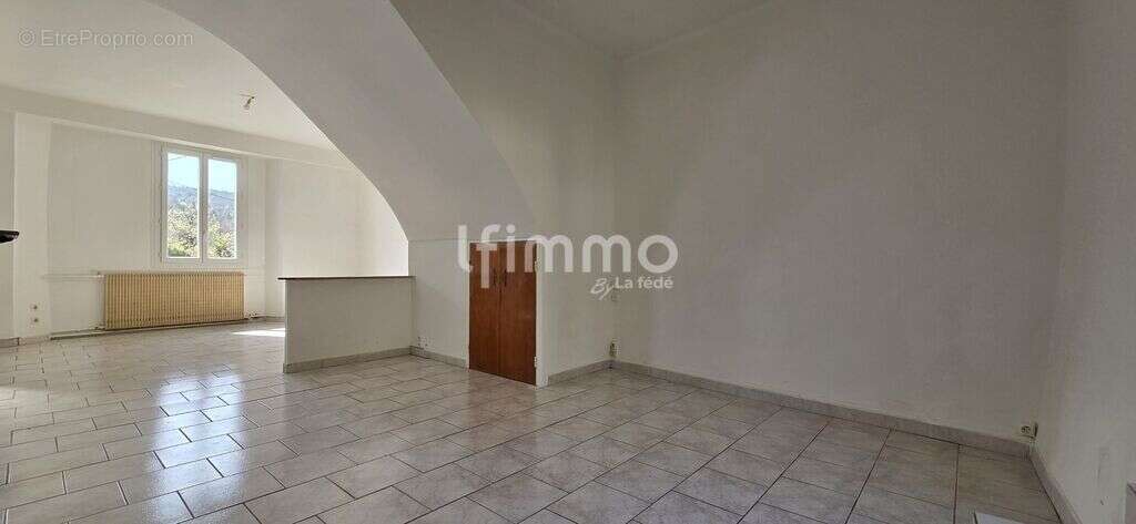Maison lumineuse avec extérieur - photo 5
