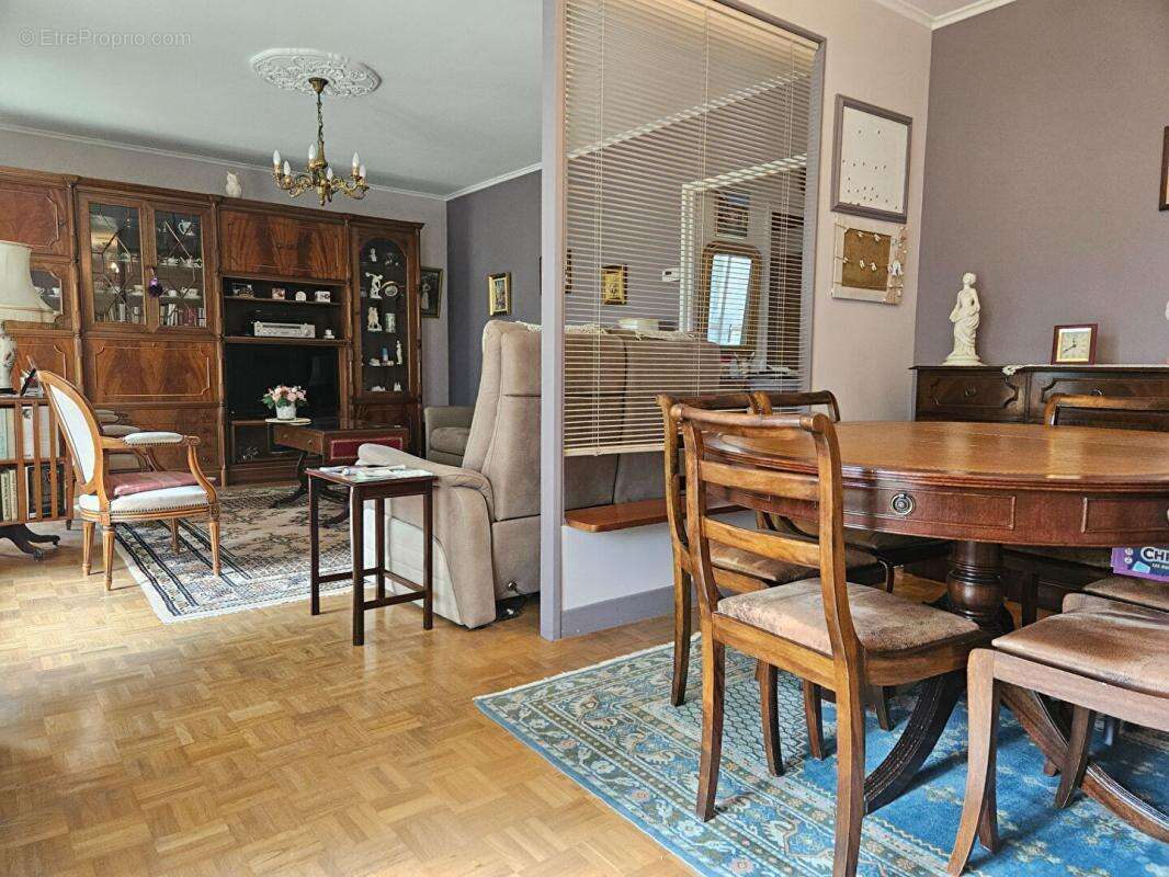 Appartement à DECINES-CHARPIEU
