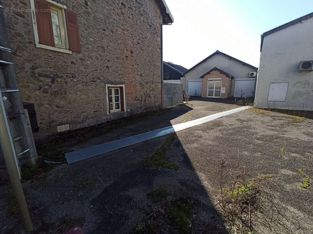 Autre à SAINT-JUNIEN