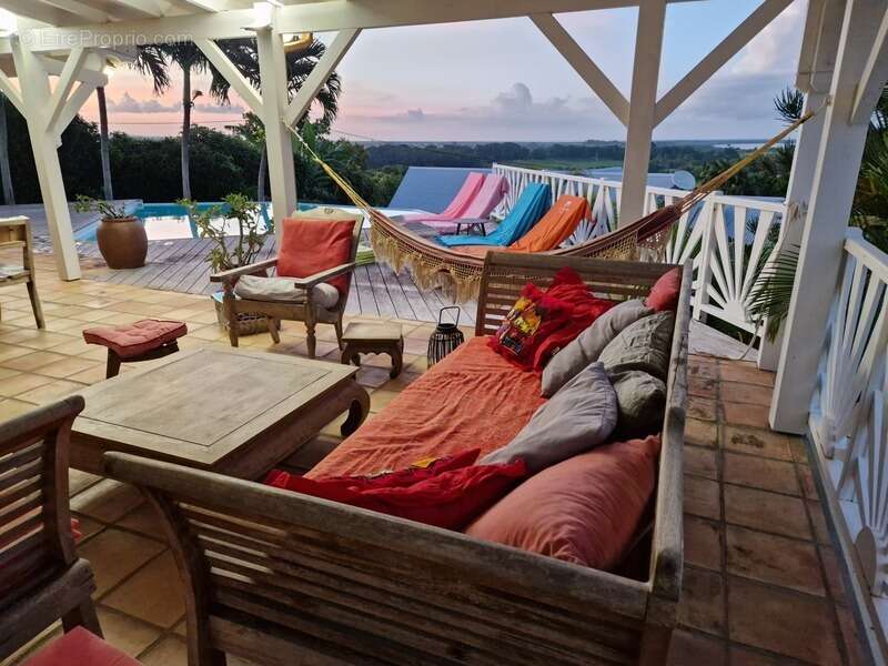 Maison à BAIE-MAHAULT