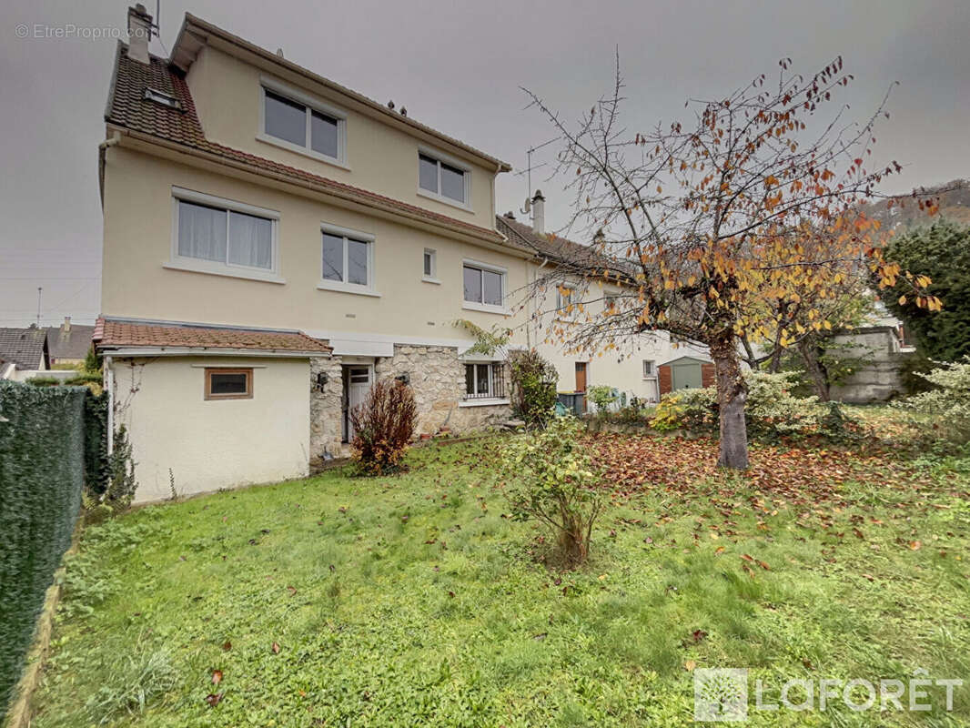 Maison à BURES-SUR-YVETTE