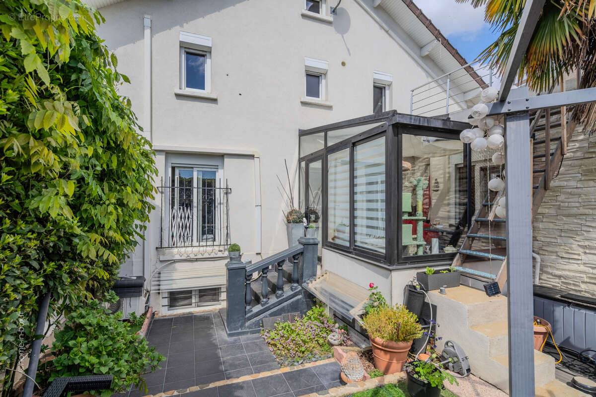 Maison à GENNEVILLIERS