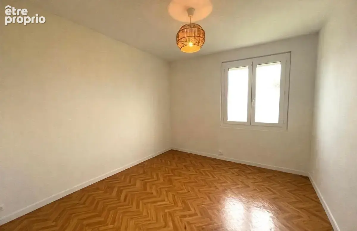Maison 100 m² à Saint-Clement  - photo 3