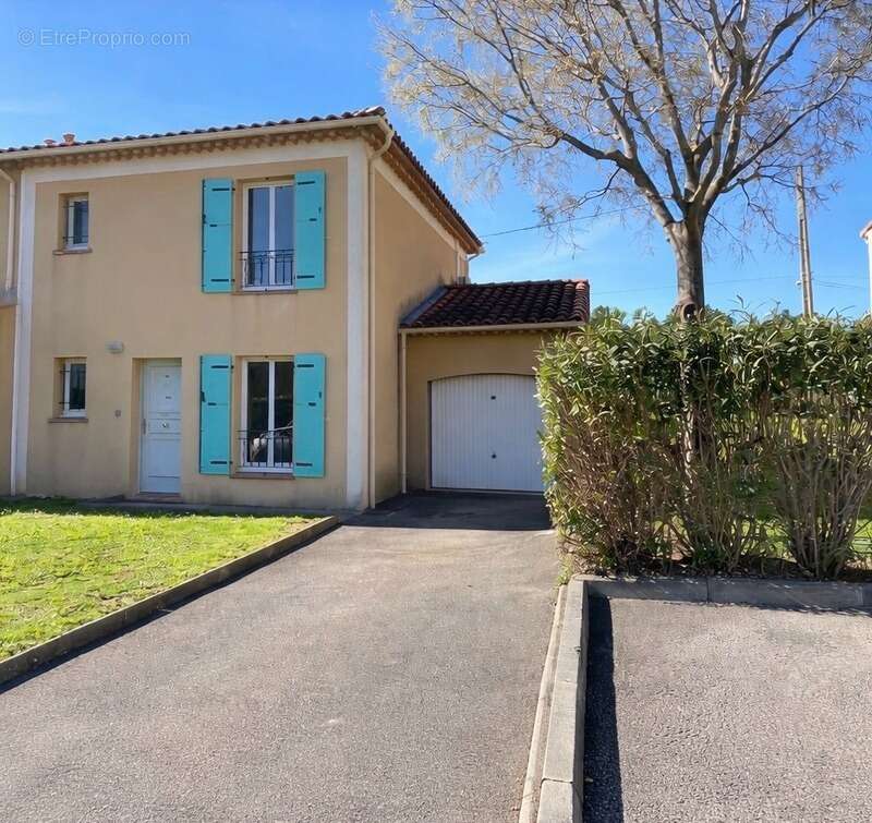 Maison à SAINT-CHAMAS