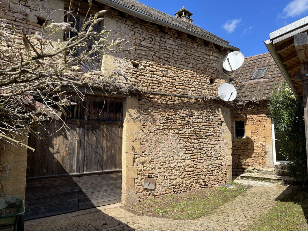 Maison à VALOJOULX