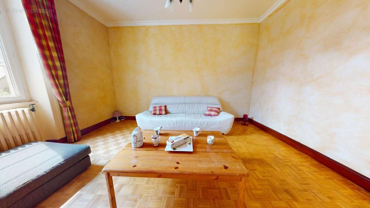 Maison à SAINT-HILAIRE-DU-HARCOUET