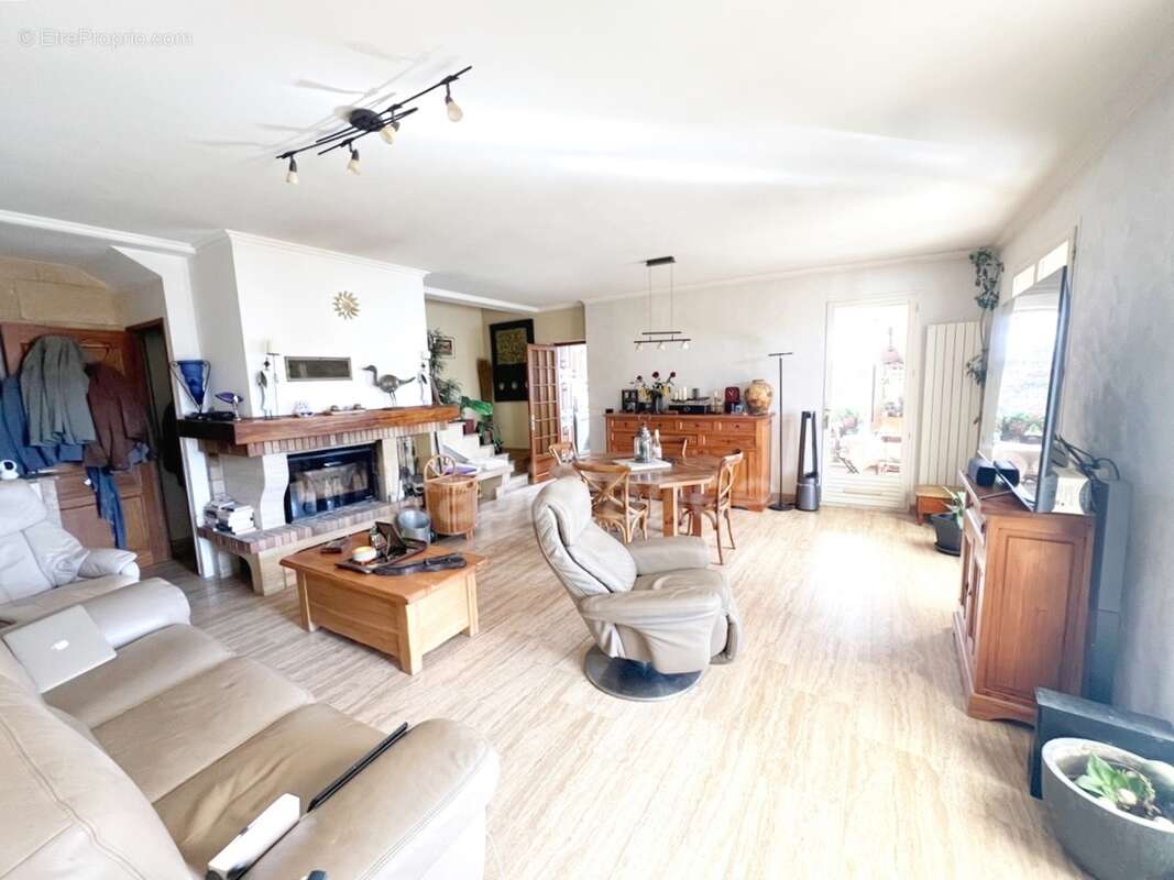 À vendre Villa d’Exception à Reillanne (04110) – 120 m², 5 Pièces, 4 Chambres, Piscine 10x5, Terrain Clos 9 000 m², Calme Absolu - photo 12