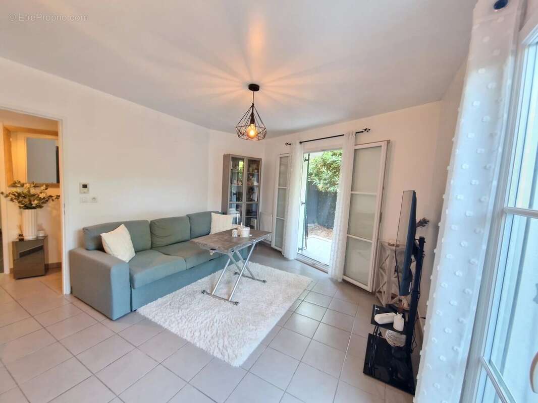 Appartement à ROQUEFORT-LES-PINS