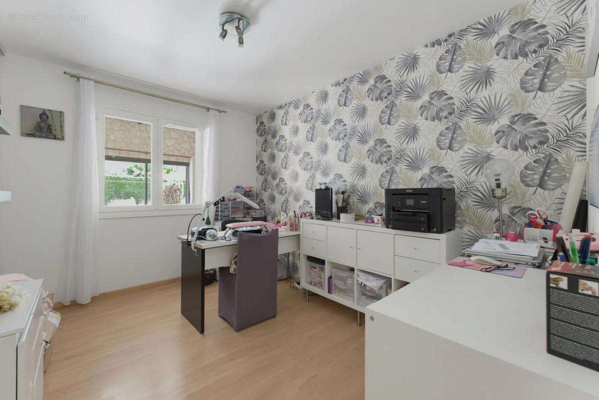 Maison de 6 pièces de 154 m² à Blésignac - photo 10