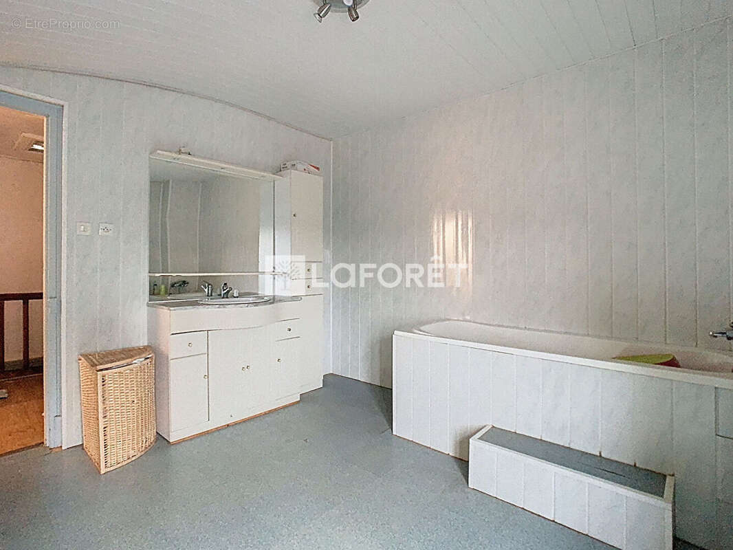 Maison à VILLE-SUR-TOURBE