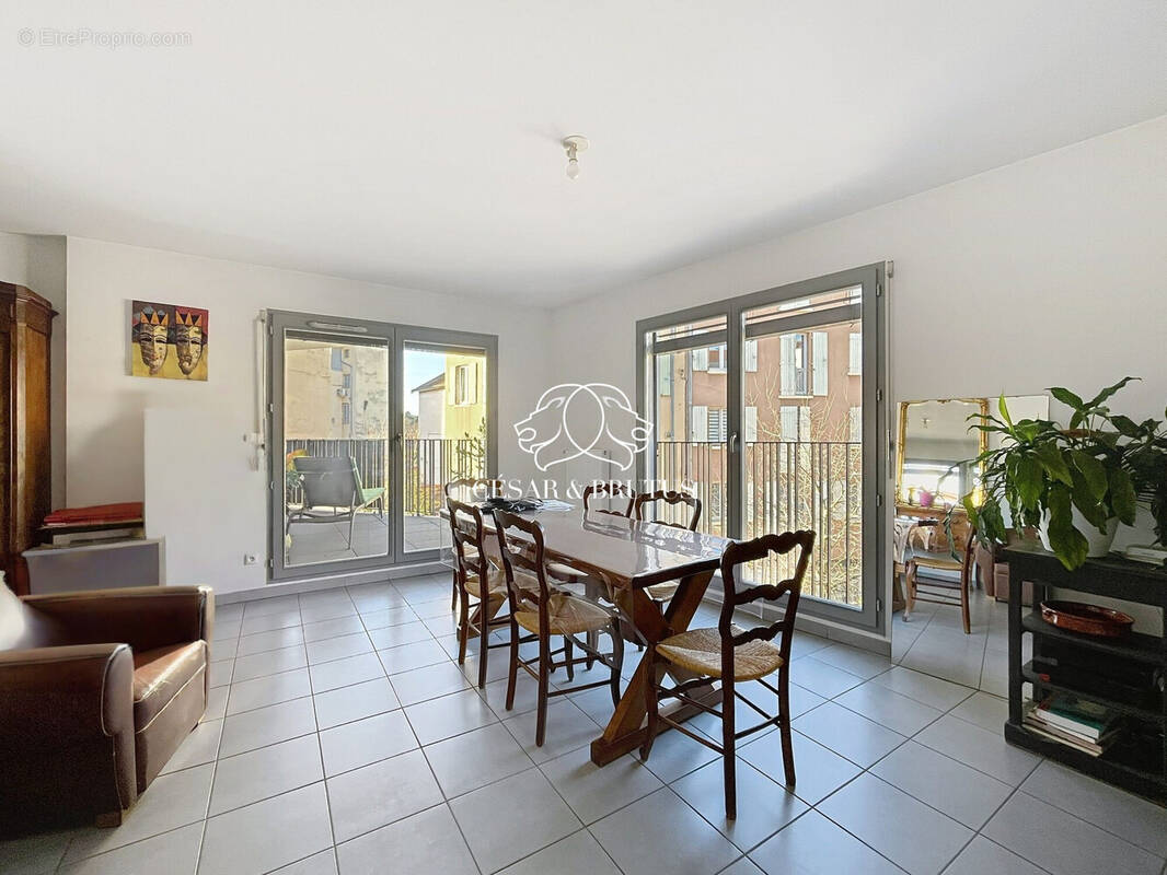 Appartement à NEUVILLE-SUR-SAONE