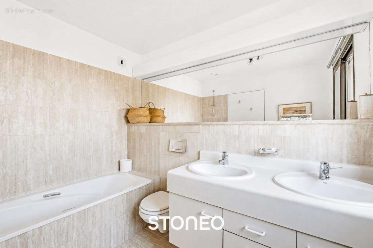 Appartement à LEVALLOIS-PERRET