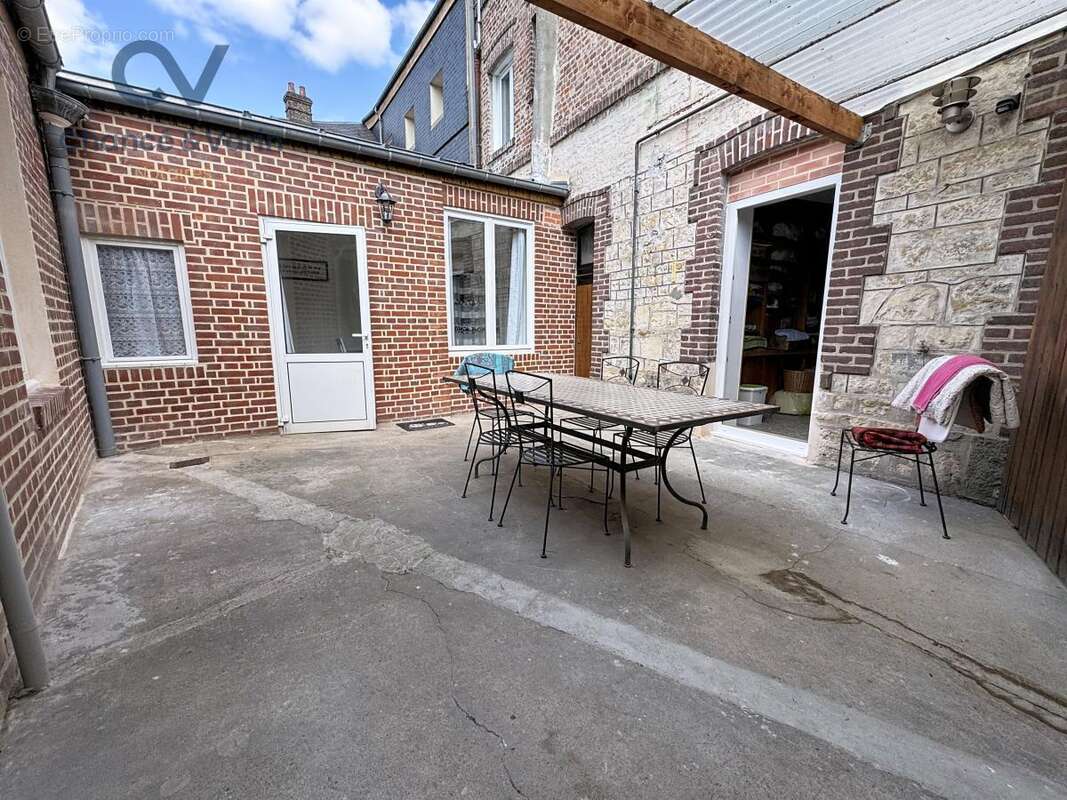 Appartement 76 m² à Lisieux  - photo 2