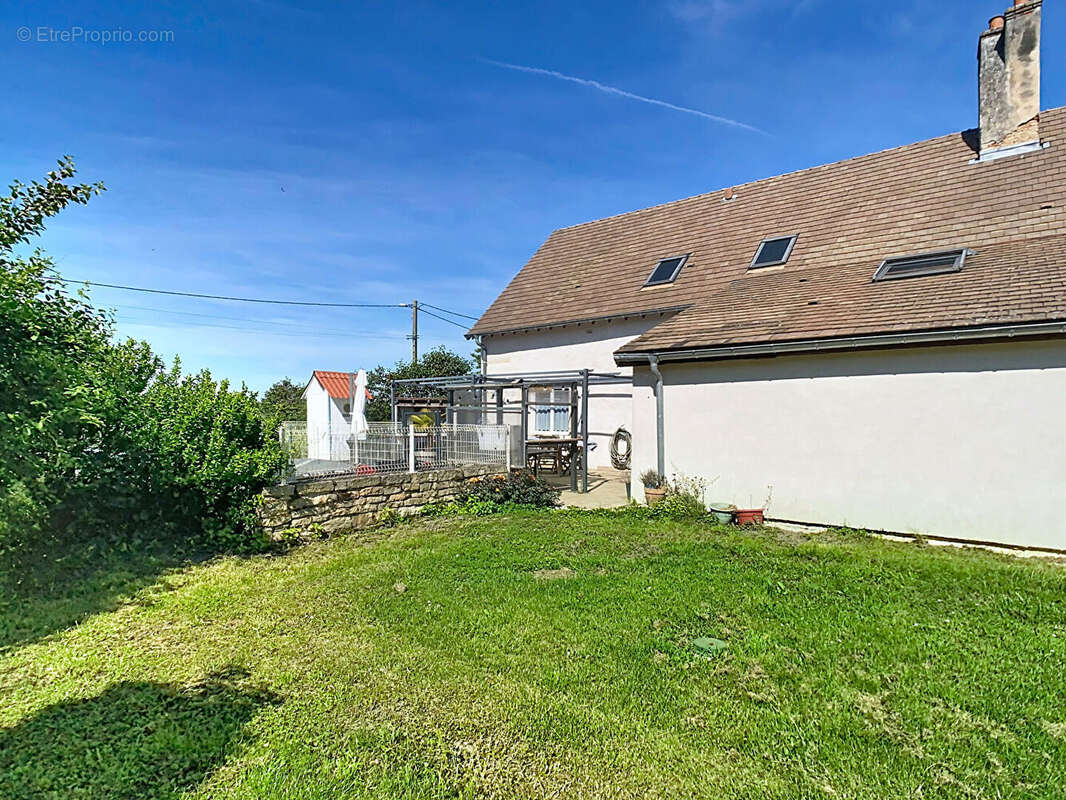 Maison à MARIGNY-LES-REULLEE