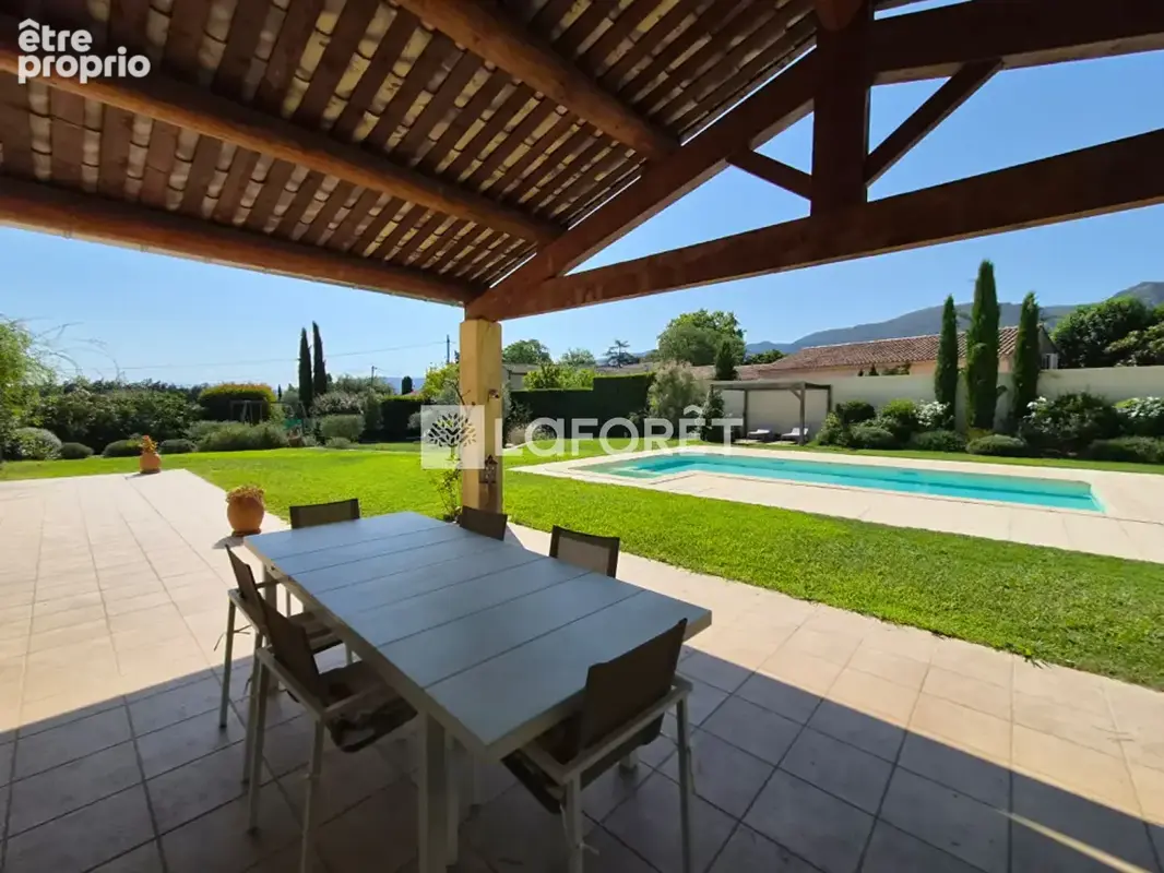 Maison Maubec 6 pièce(s) 209m2 - photo 16