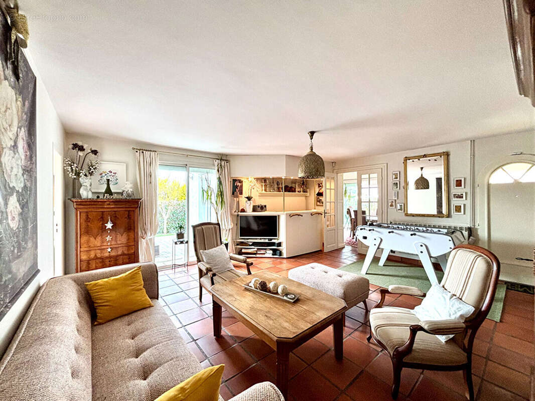 Maison à BLANQUEFORT