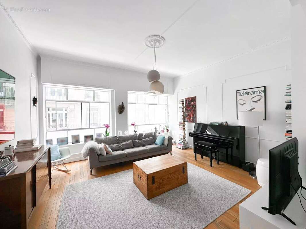 Appartement à PARIS-16E