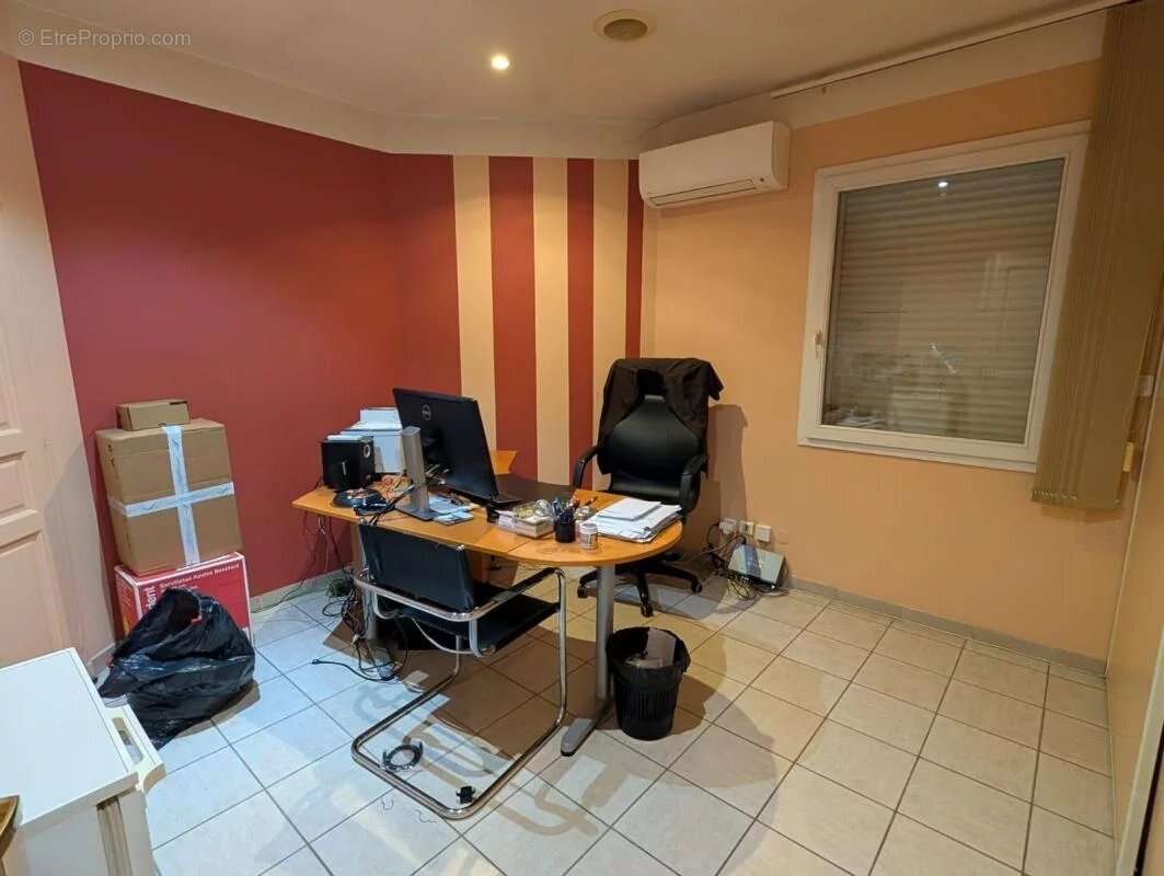 Appartement à BAGNOLS-SUR-CEZE