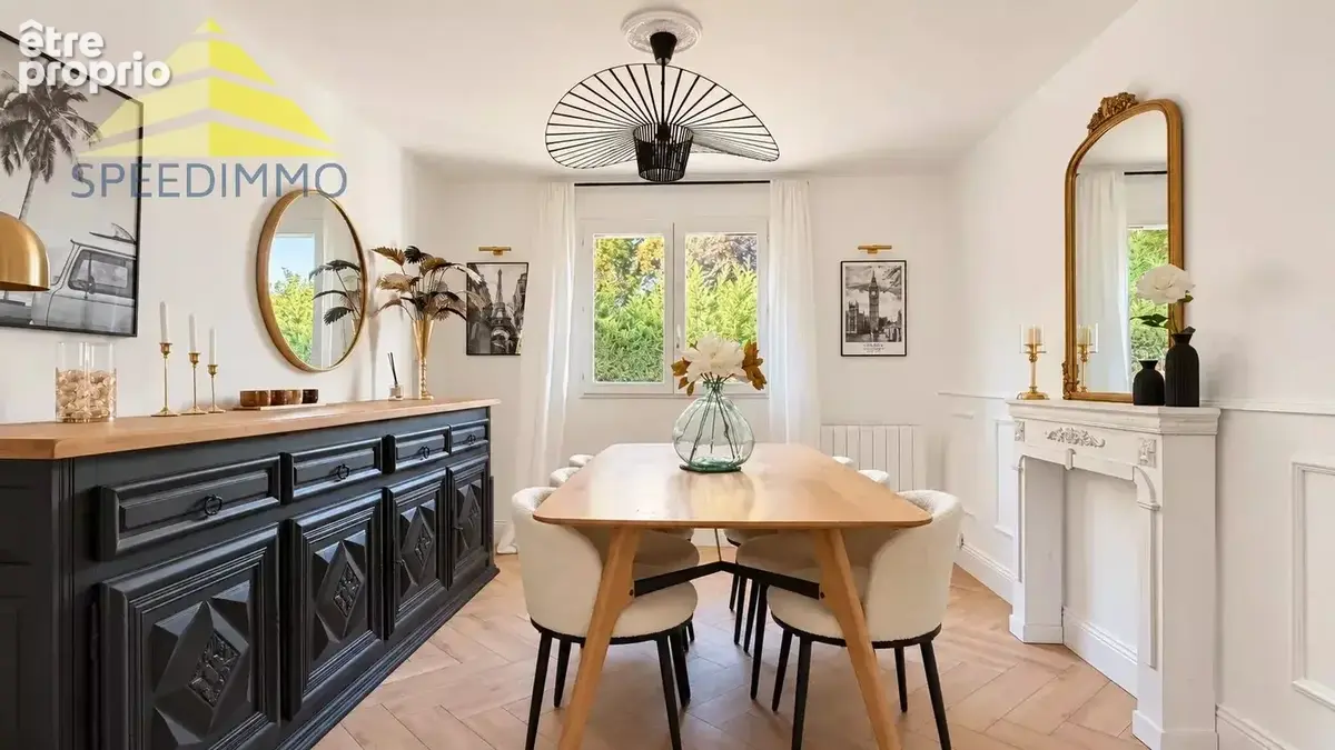 Mandres-les-Roses – Maison familiale avec piscine sur un terrain de 1 309 m² - photo 6