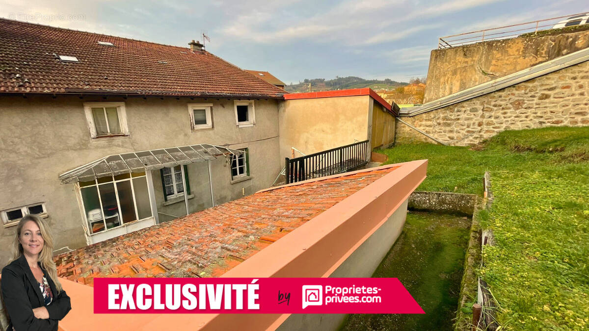 Maison à COURS-LA-VILLE