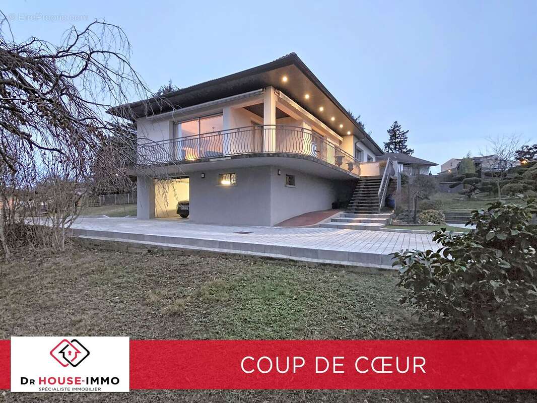 Maison à LA TOUR-DE-SALVAGNY