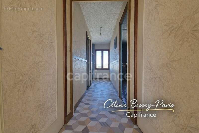 Maison 5 Pièces, 4 chambres, 994M2 de terrain MIGENNES (89) - photo 8