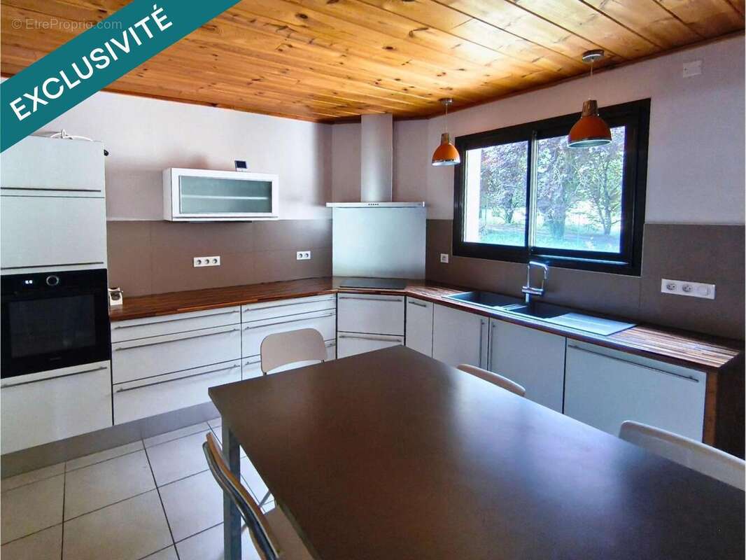 Maison 223 m² à Aydat  - photo 3