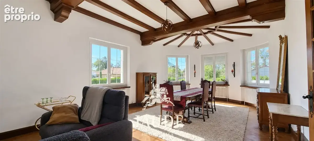 Élégante propriété en bord d’Allier, dans un parc de plus d’un hectare, 5 chambres et de nombreuses dépendance - photo 9