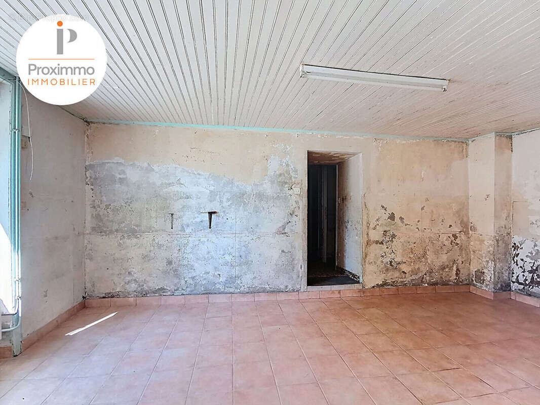 Maison a renover avec beau potentiel - photo 6