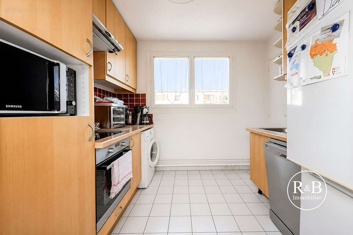 Appartement à LES CLAYES-SOUS-BOIS
