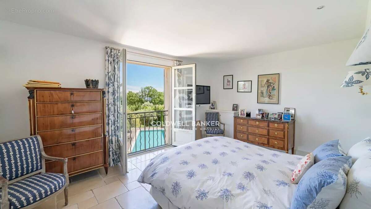 Maison à VALBONNE