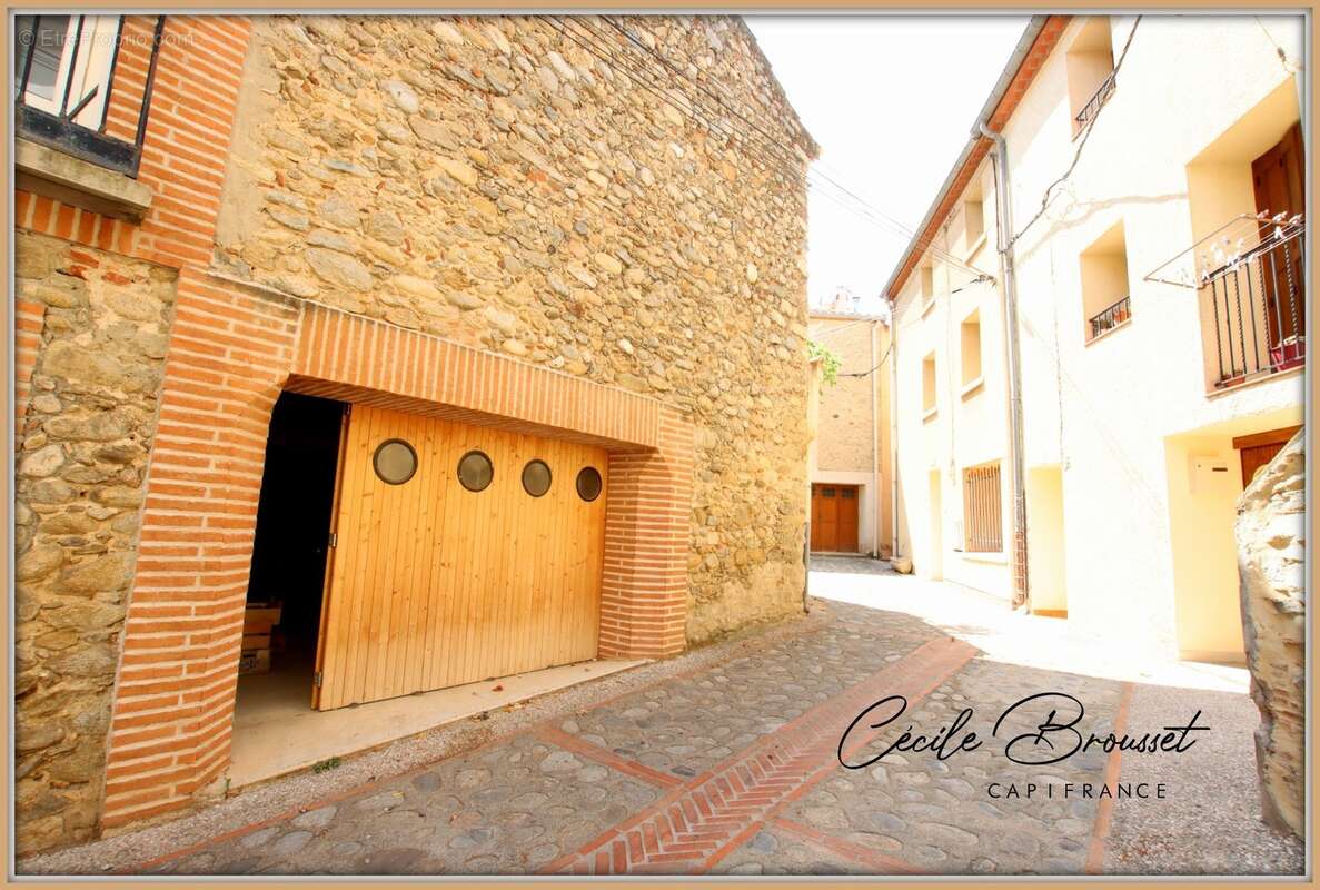 Maison de caractère avec garage, terrasse panoramique et appartement T2 à fort rendement – Saint-Jean-Pla-de-Corts (66490) - photo 6