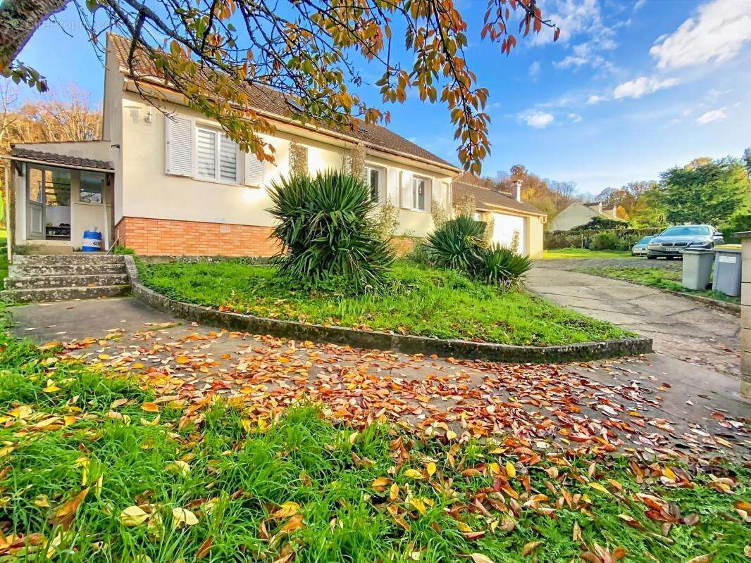 Maison à VILLETHIERRY