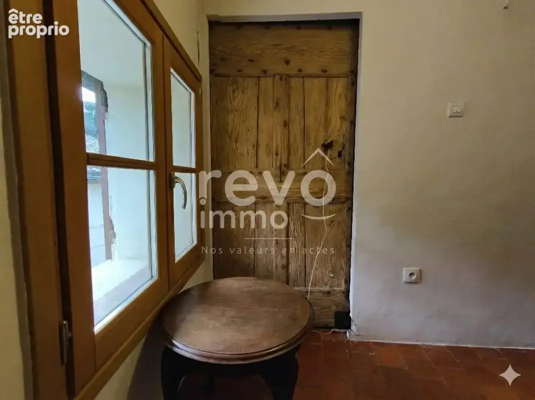 Authenticité, volumes et douceur de vivre au cur du village. - photo 2