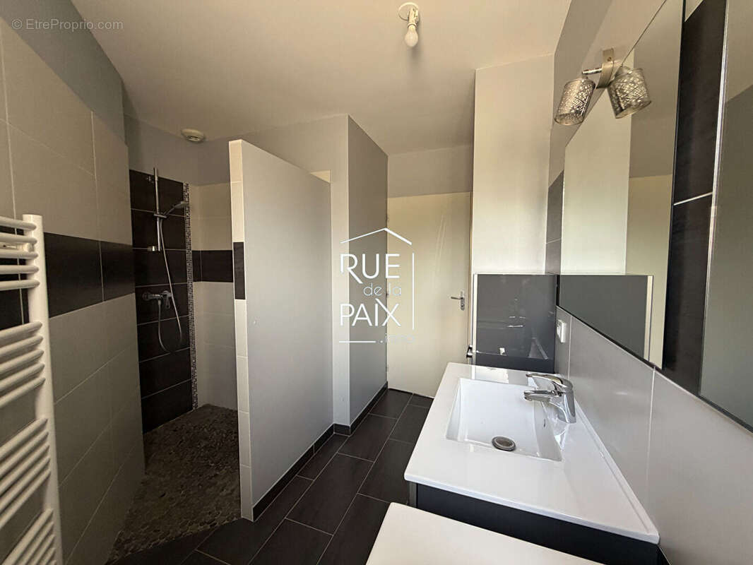 Coup de coeur - Pavillon de plain-pied de 2015 - 153 m² - photo 7
