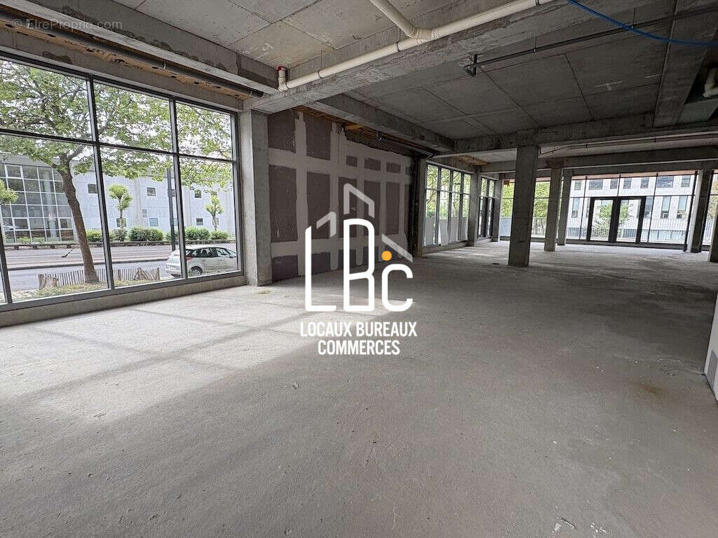 Commerce 576 m² à Nantes  - photo 7