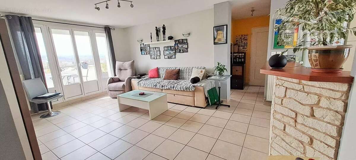 Appartement à LA TOUR-DU-PIN