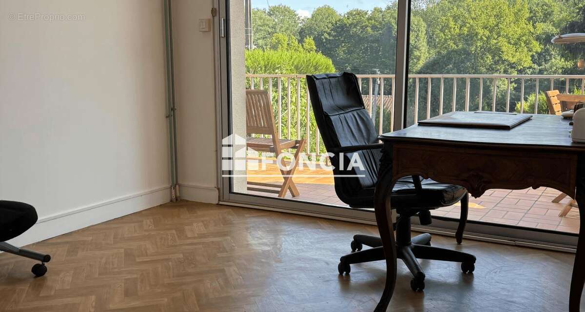 Maison a fort potentiel - photo 8