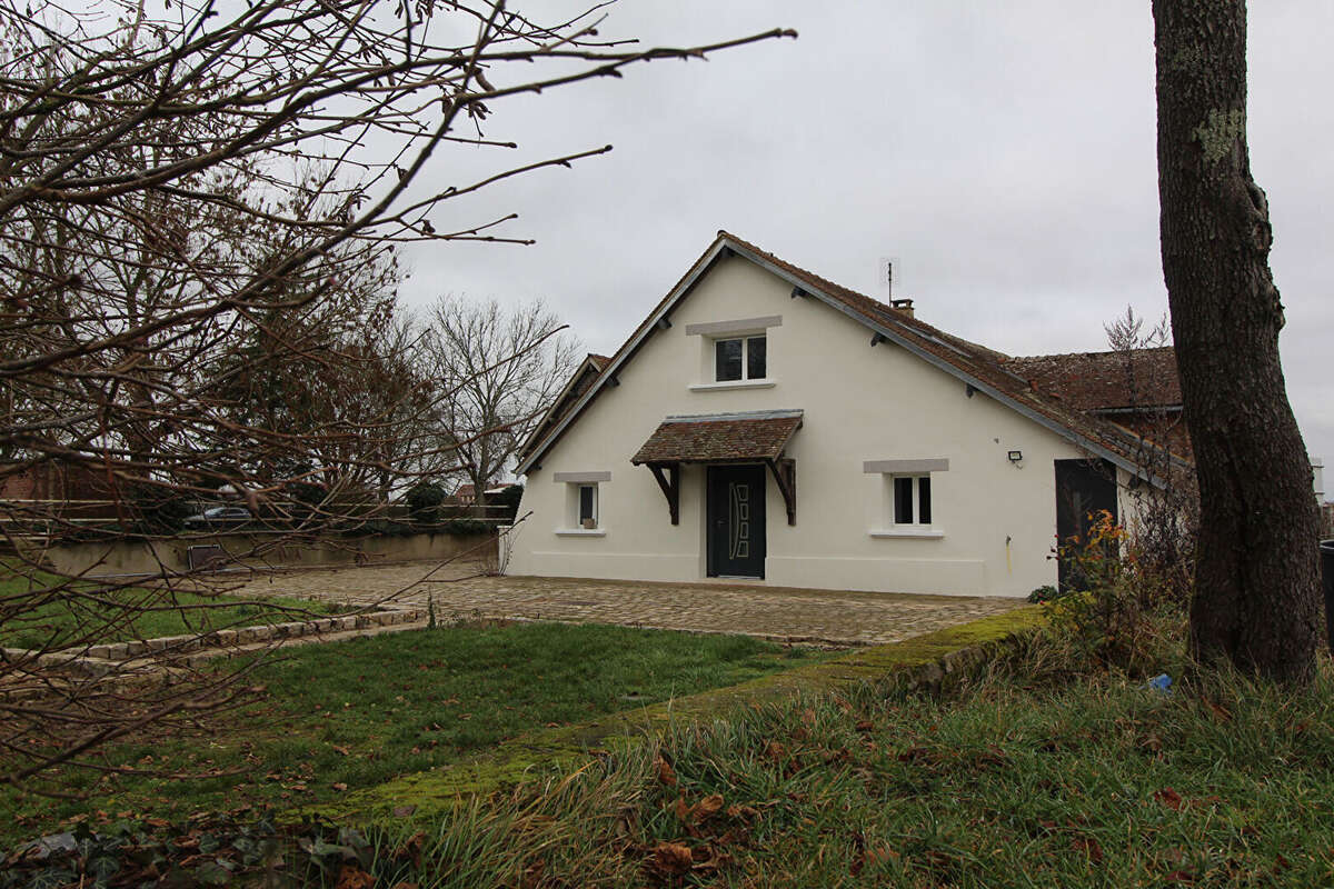 Maison à CHATEAUNEUF-EN-THYMERAIS