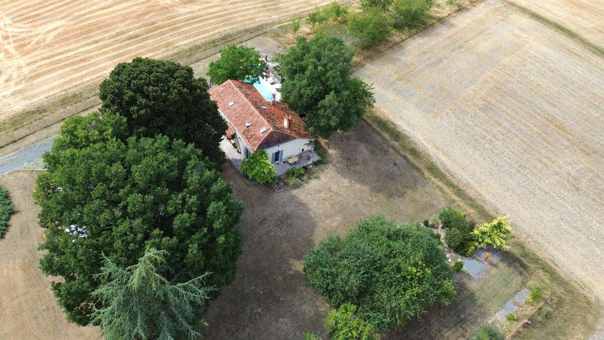 Maison à BELLON