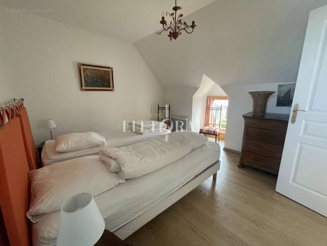 Maison à PLOUGRESCANT