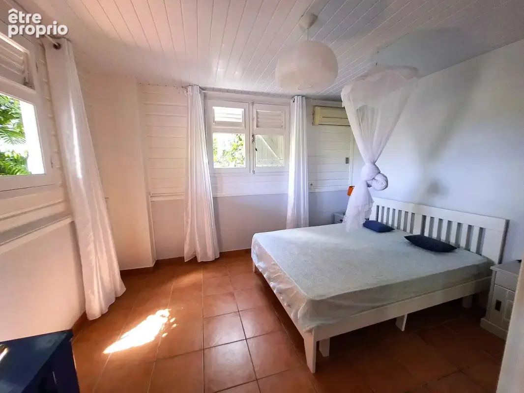 LES TROIS-ILETS : Villa créole  rénovée - Piscine - Vue mer - photo 17