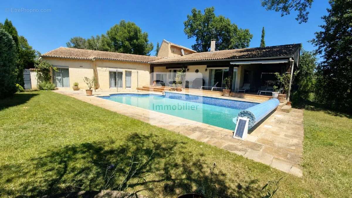 Maison à UZES