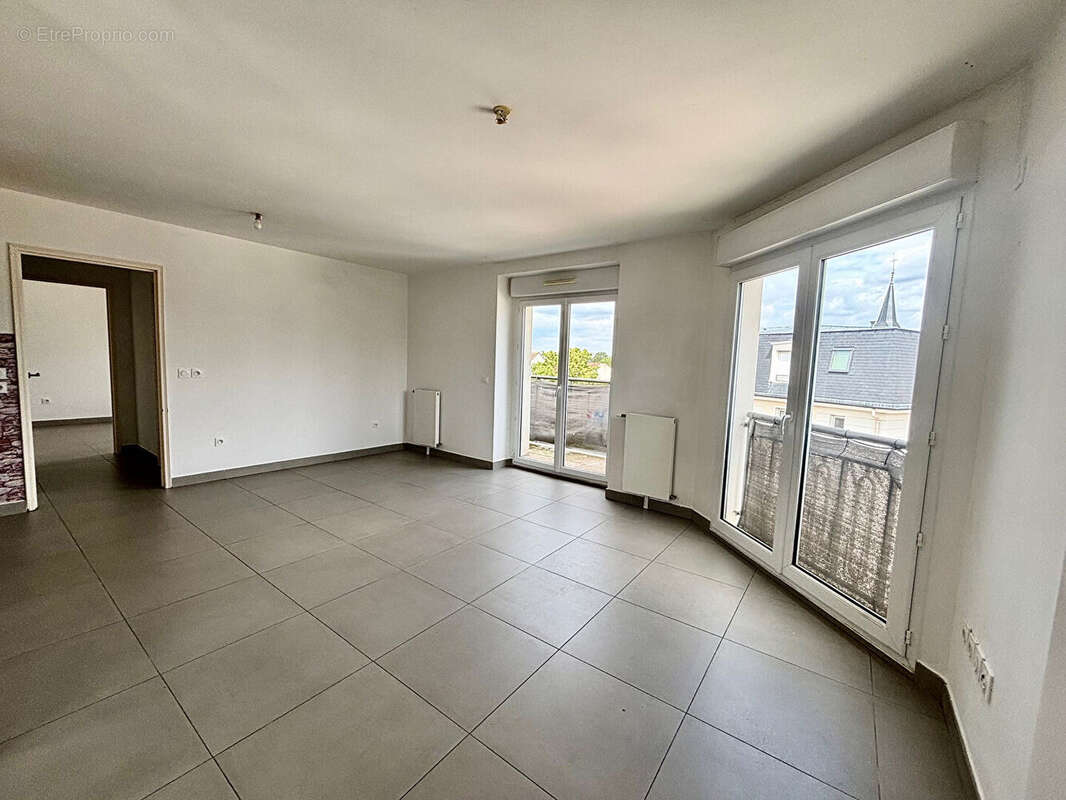 Appartement à SAINTE-GENEVIEVE-DES-BOIS