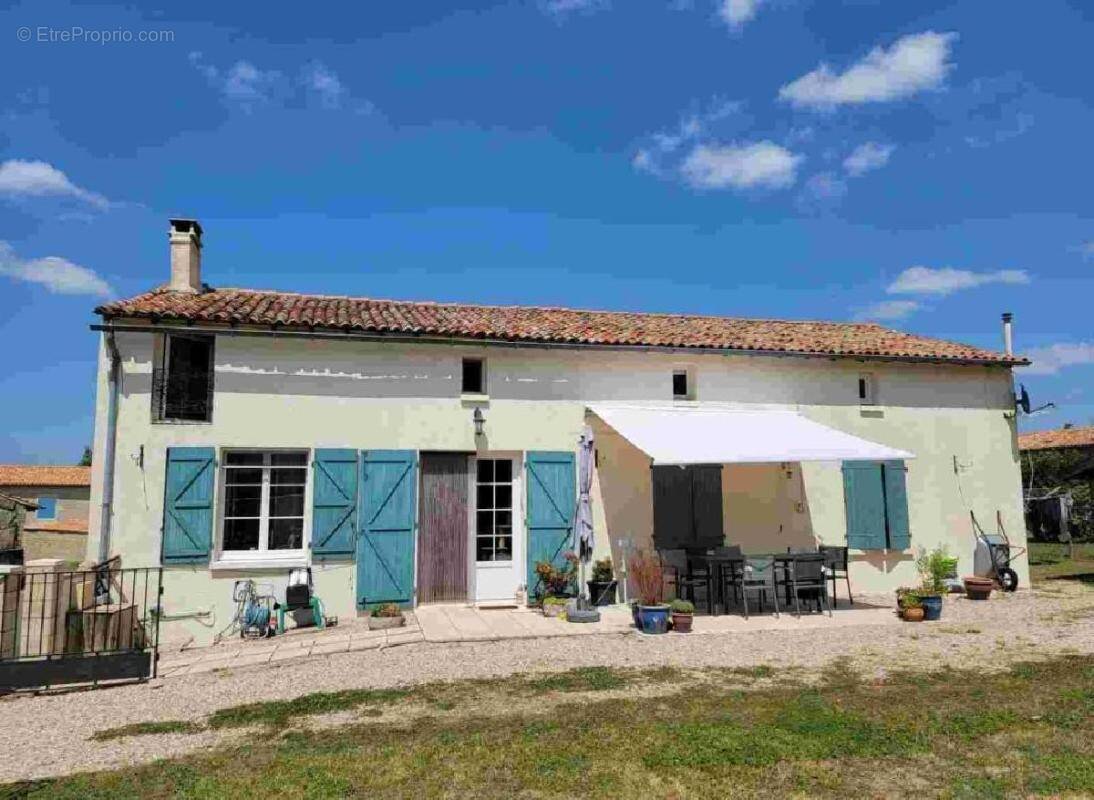 Maison à VILLEFAGNAN