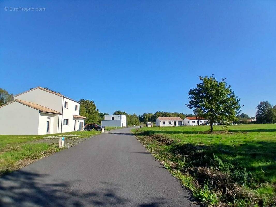 Terrain à SAINT-AIGNAN-GRANDLIEU