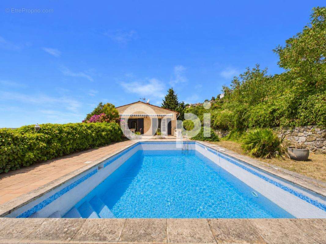 Villa individuelle a rafraichir - habitation + dependance + garage + annexes - vue imprenable - piscine a renover - terrain clos - photo 25
