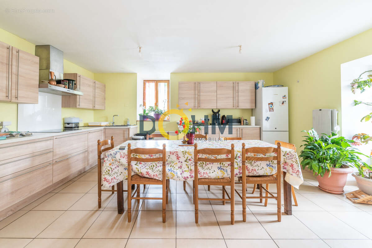 Maison à SAINT-GEORGES-D'AURAC